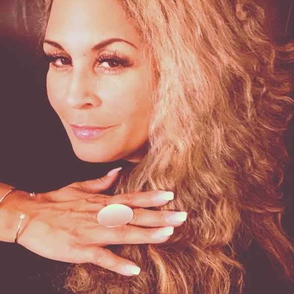 Meet your Posher, Elizabeth - Picture 1 of 1